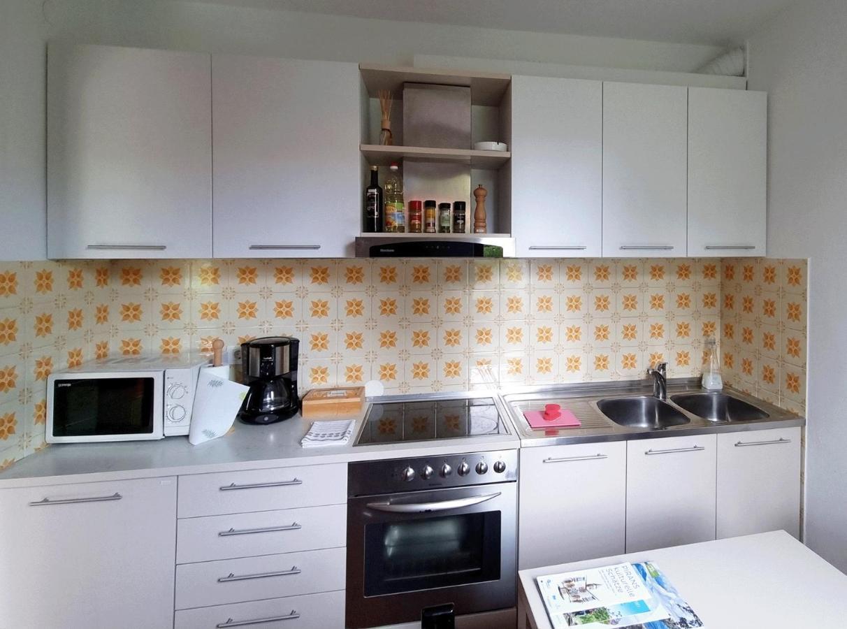 Beautiful Apartment With Picturesque View And Free Parking Portoroz Exterior foto