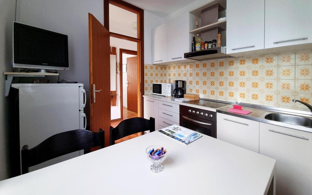 Beautiful Apartment With Picturesque View And Free Parking Portoroz Exterior foto